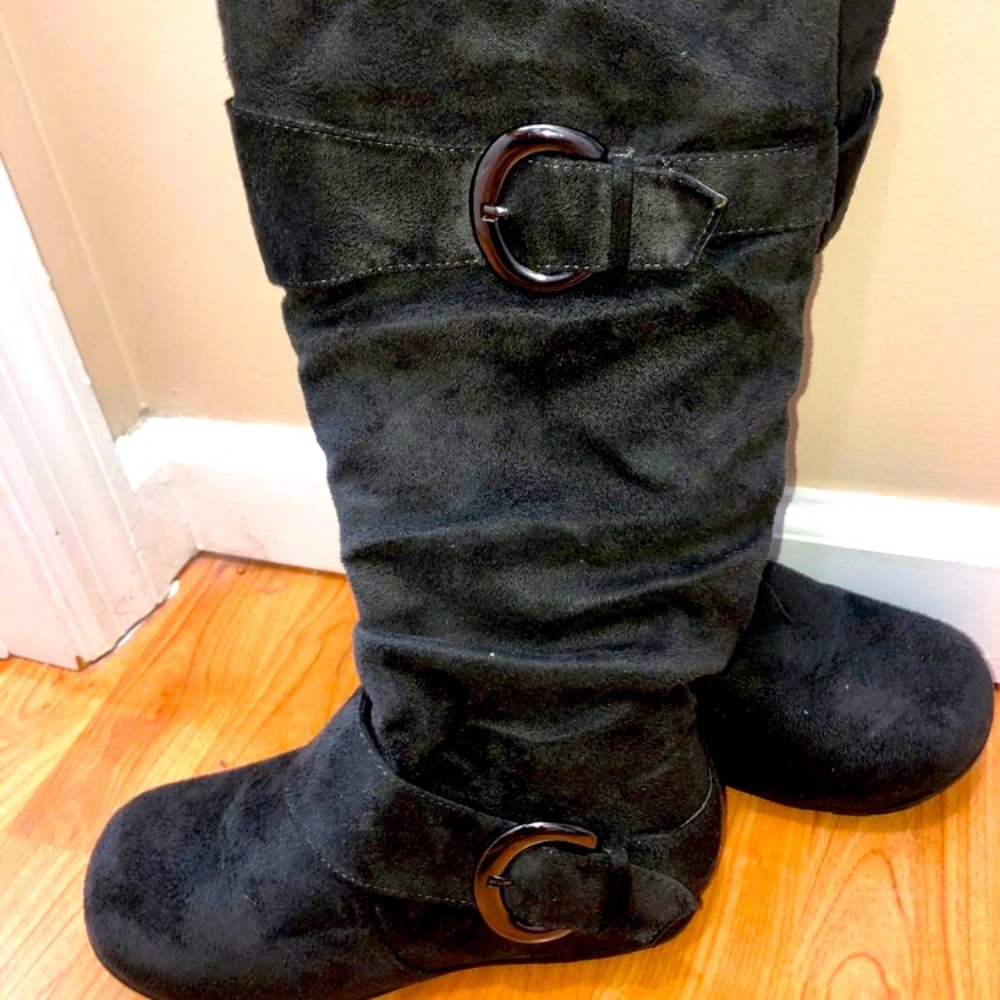 Grey boots